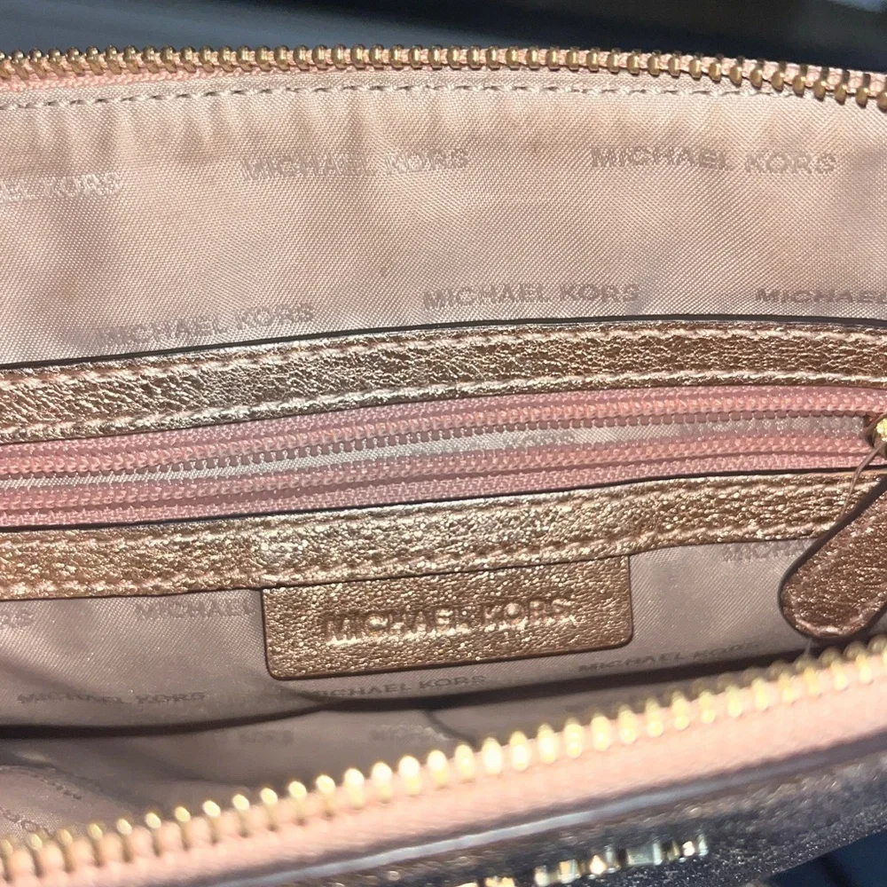 NWT Michael Kors metallic rose gold dome leather crossbody bag